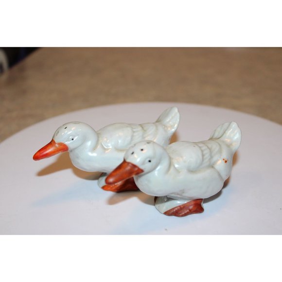 Salt & Pepper Shakers - San Francisco Cable Car - Picture 2 of 5